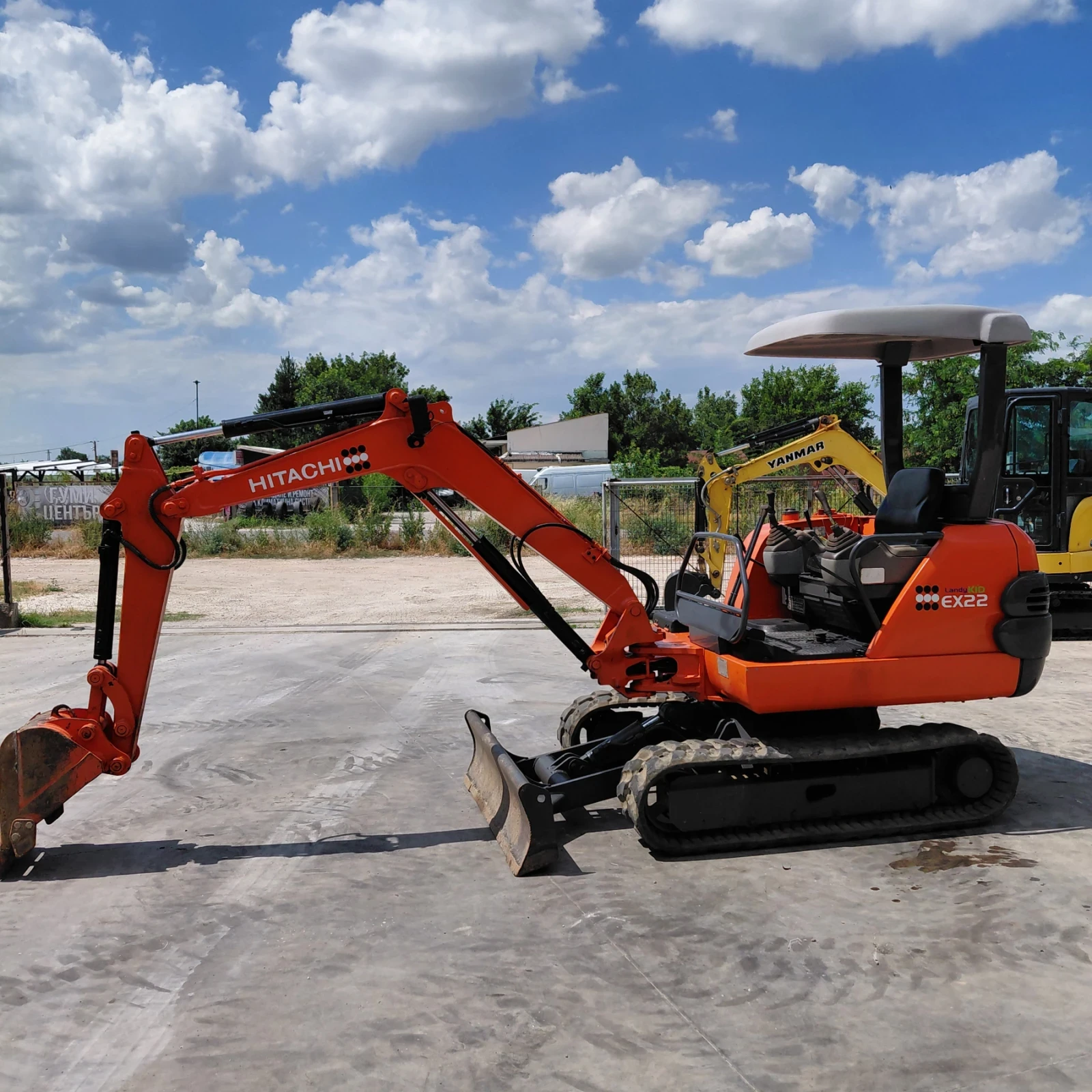 Багер Hitachi EX22-2 * 1800 МОТОЧАСА * КАТО НОВ * , снимка 2 - Индустриална техника - 53796219