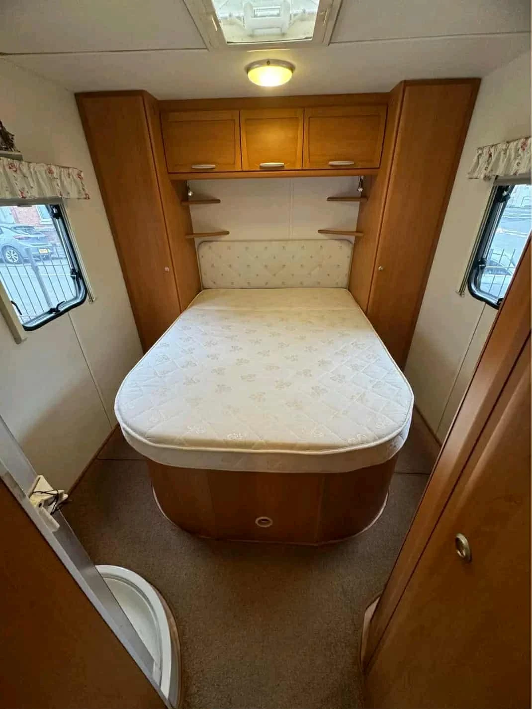 Каравана Други Lunar Lexon 585Sl ЦАРСКА СПАЛНЯ / Муувър - изображение 5