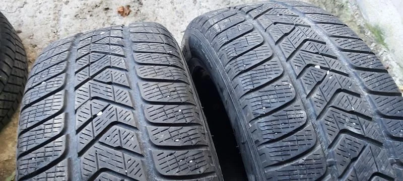 Гуми Зимни 235/60R18, снимка 3 - Гуми и джанти - 35124814