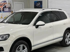 VW Touareg 3.0TDI ОБСЛУЖЕН, НА ПРУЖИНИ, 2 КОМПЛЕКТА ДЖАНТИ, снимка 2