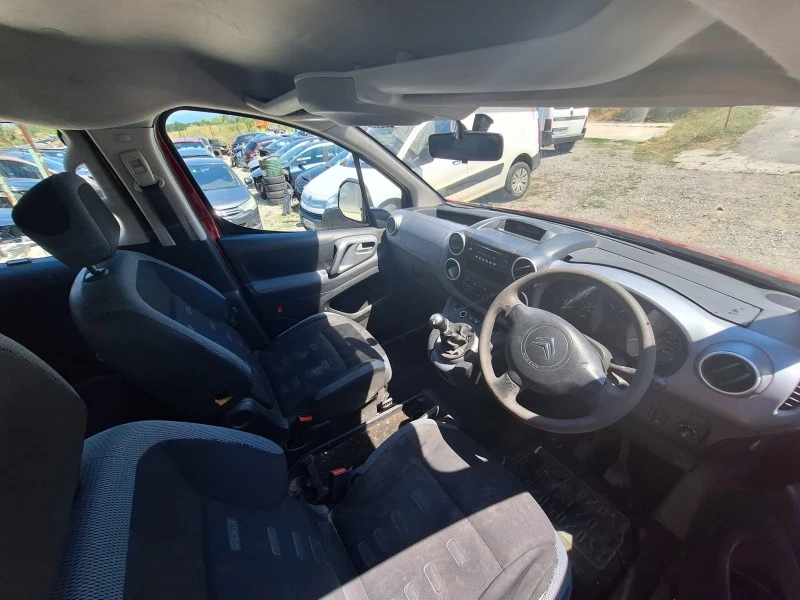 Citroen Berlingo 1.6HDI 90, снимка 6 - Автомобили и джипове - 45171775