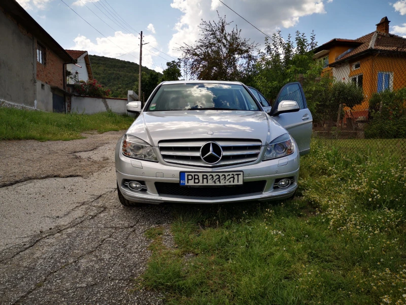 Mercedes-Benz C 180 Avangarde, снимка 5 - Автомобили и джипове - 45903823