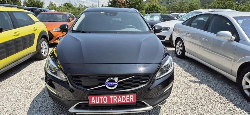 Volvo V60 Cross Country 2.4-190кс.4Х4.NAVY, снимка 2 - Автомобили и джипове - 46707871