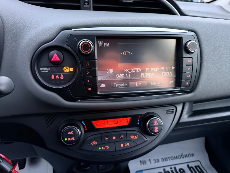Toyota Yaris НОВИ ГУМИ* РЕАЛНИ КМ* БЕЗ РЪЖДА* НАВИГАЦИЯ* , снимка 13 - Автомобили и джипове - 53013967