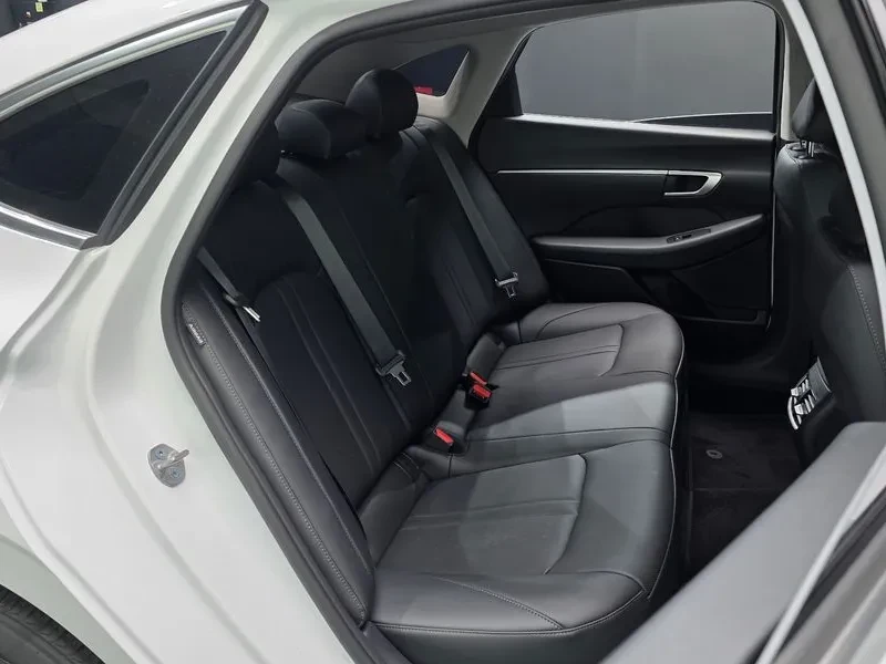 Hyundai Sonata 1.6 Turbo S, снимка 10 - Автомобили и джипове - 55886612