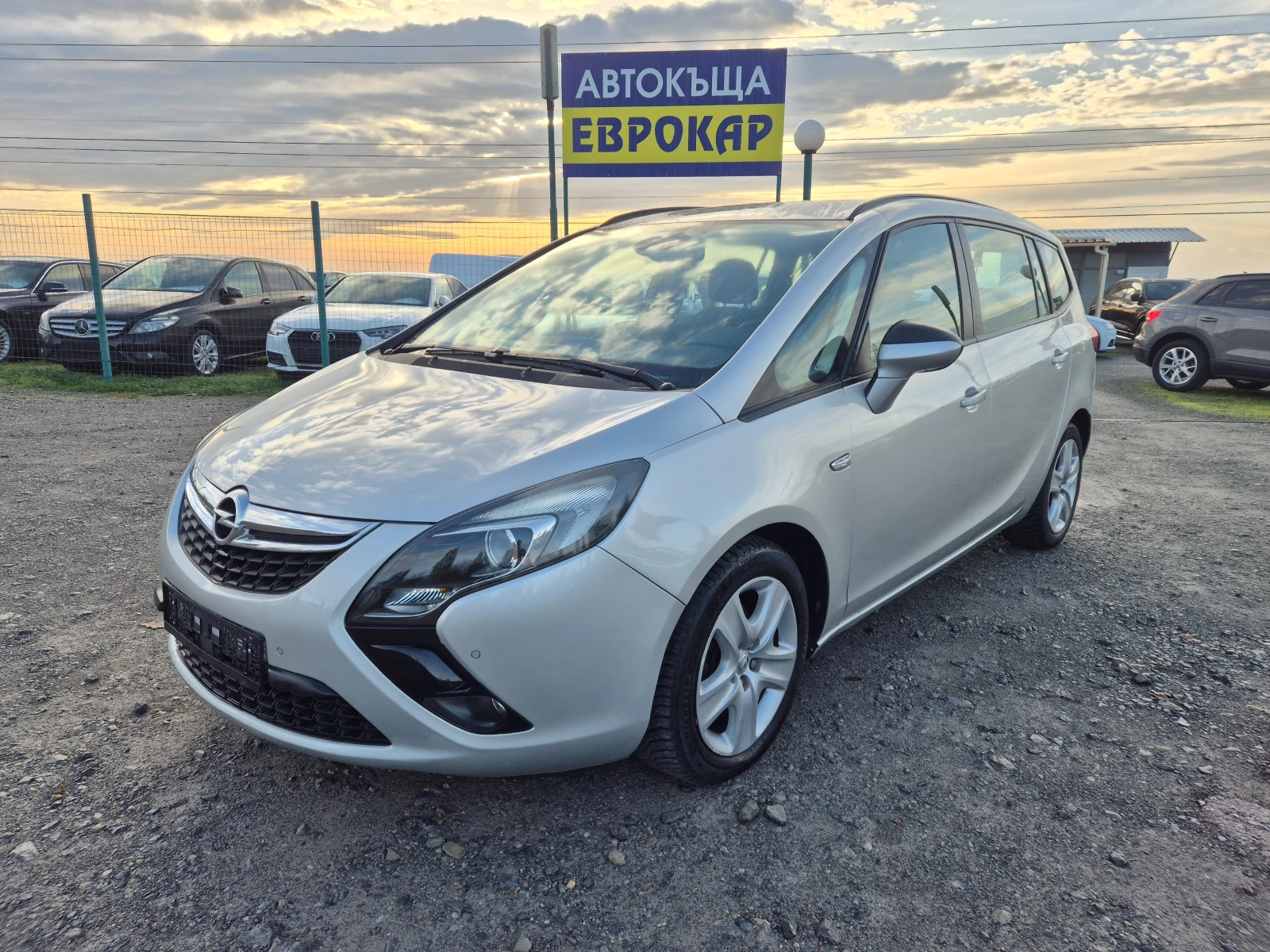 Opel Zafira Tourer 2.0CDTI 6+ 1 места, снимка 1