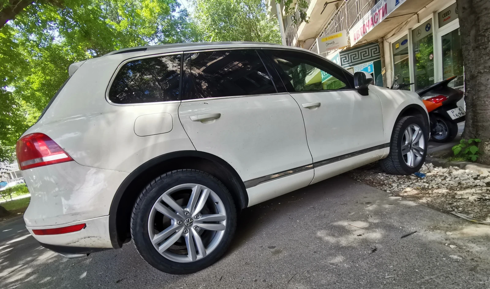 VW Touareg EURO 5, ОБСЛУЖЕН, НА ПРУЖИНИ, 2 КОМПЛЕКТА ДЖАНТИ - изображение 4