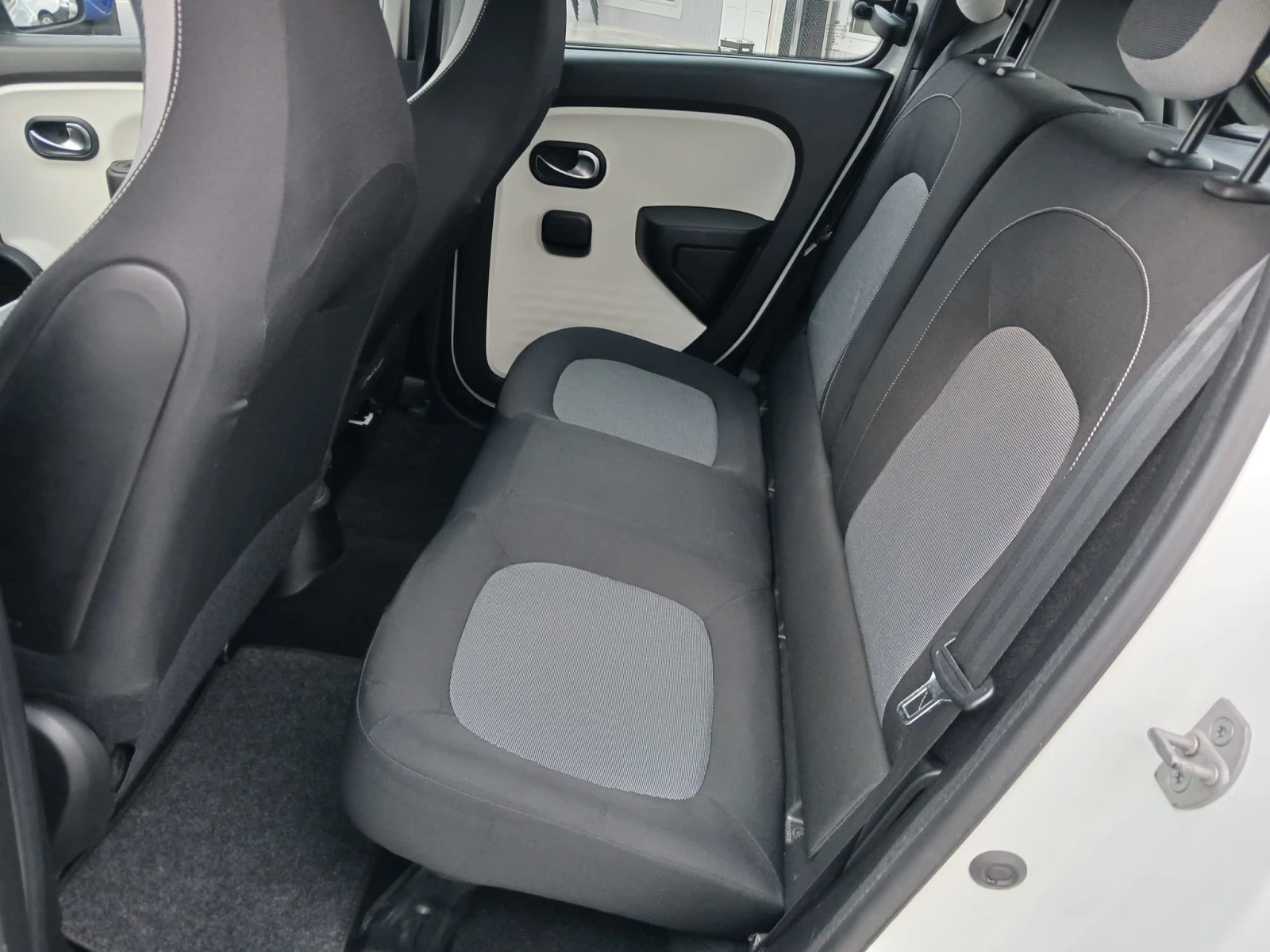 Renault Twingo 1.0 | Mobile.bg — изображение 12