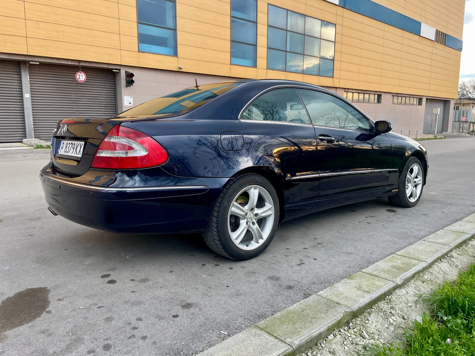 Mercedes-Benz CLK 320 - изображение 8