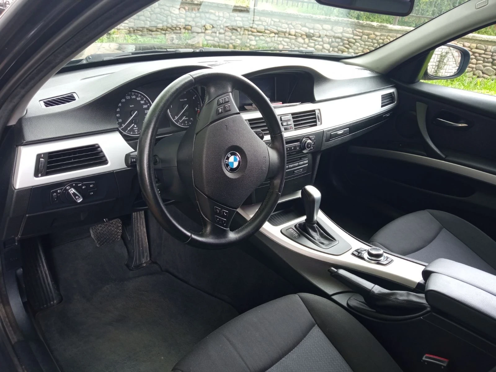 BMW 320 2.0 D E91 Facelift - изображение 5