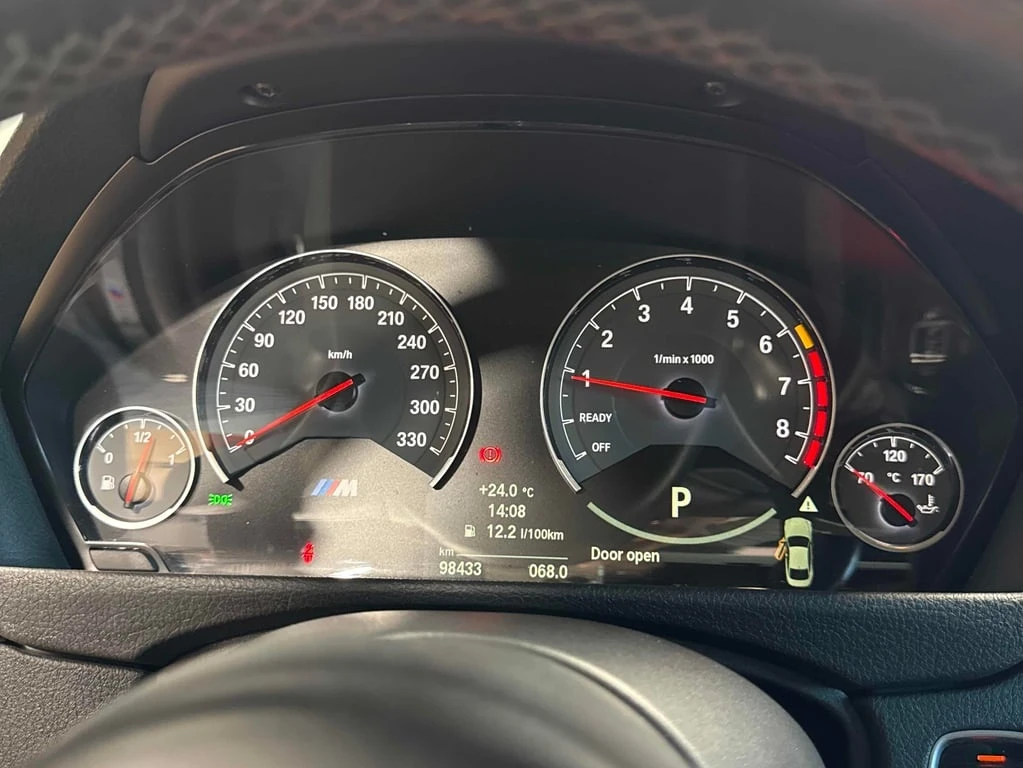 BMW M4 * 2dr Cpe * CARFAX * БЕЗ ПЪРВОНАЧАЛНА ВНОСКА - изображение 7