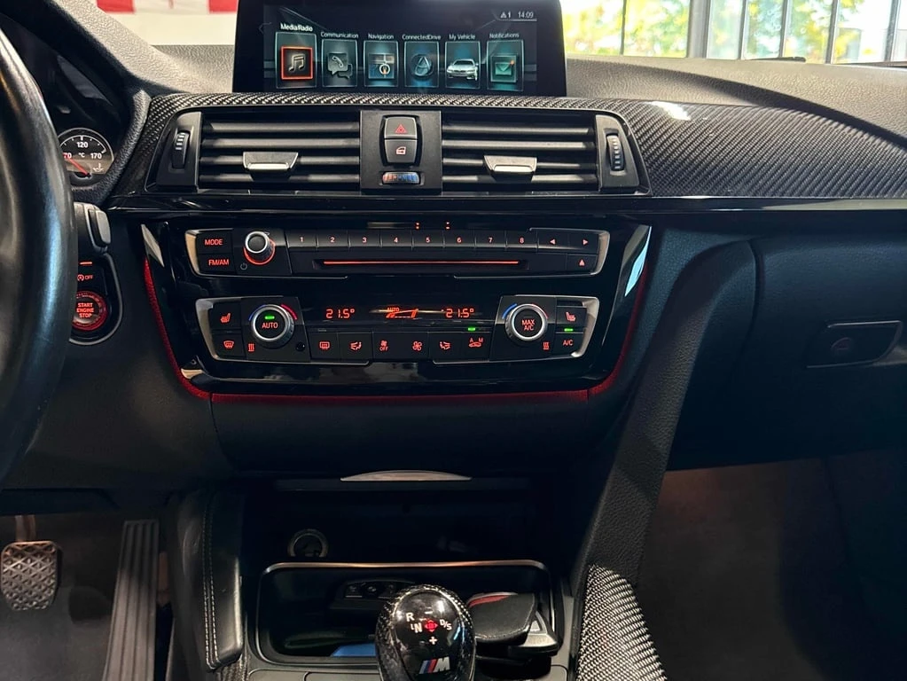 BMW M4 * 2dr Cpe * CARFAX * БЕЗ ПЪРВОНАЧАЛНА ВНОСКА - изображение 8