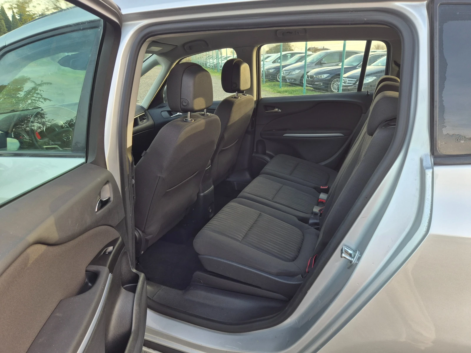 Opel Zafira Tourer 2.0CDTI 6+ 1  | Mobile.bg   12