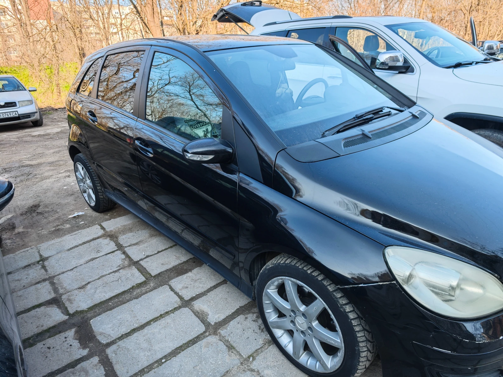 Mercedes-Benz B 180, снимка 2 - Автомобили и джипове - 53710692