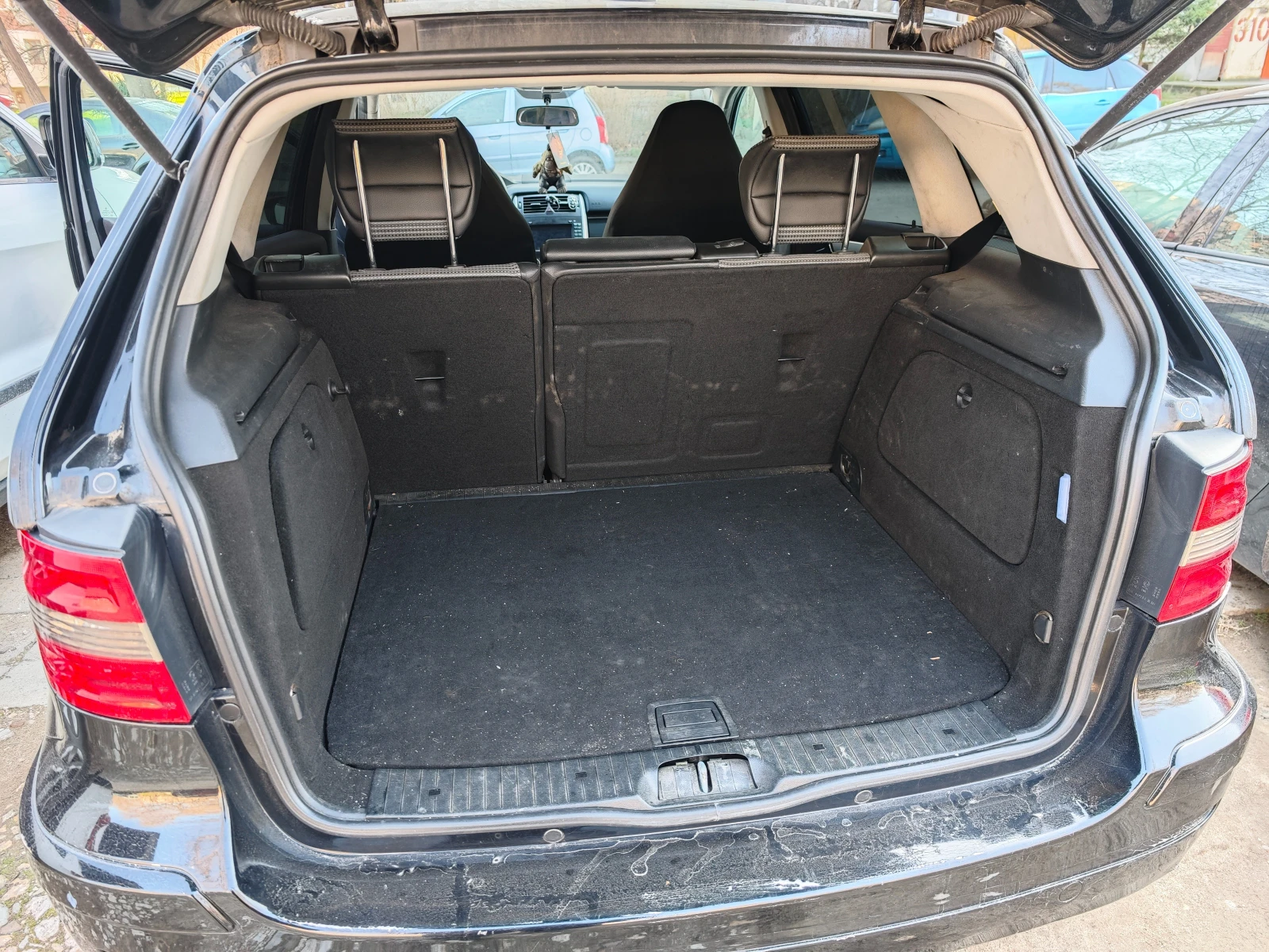 Mercedes-Benz B 180, снимка 11 - Автомобили и джипове - 53710692