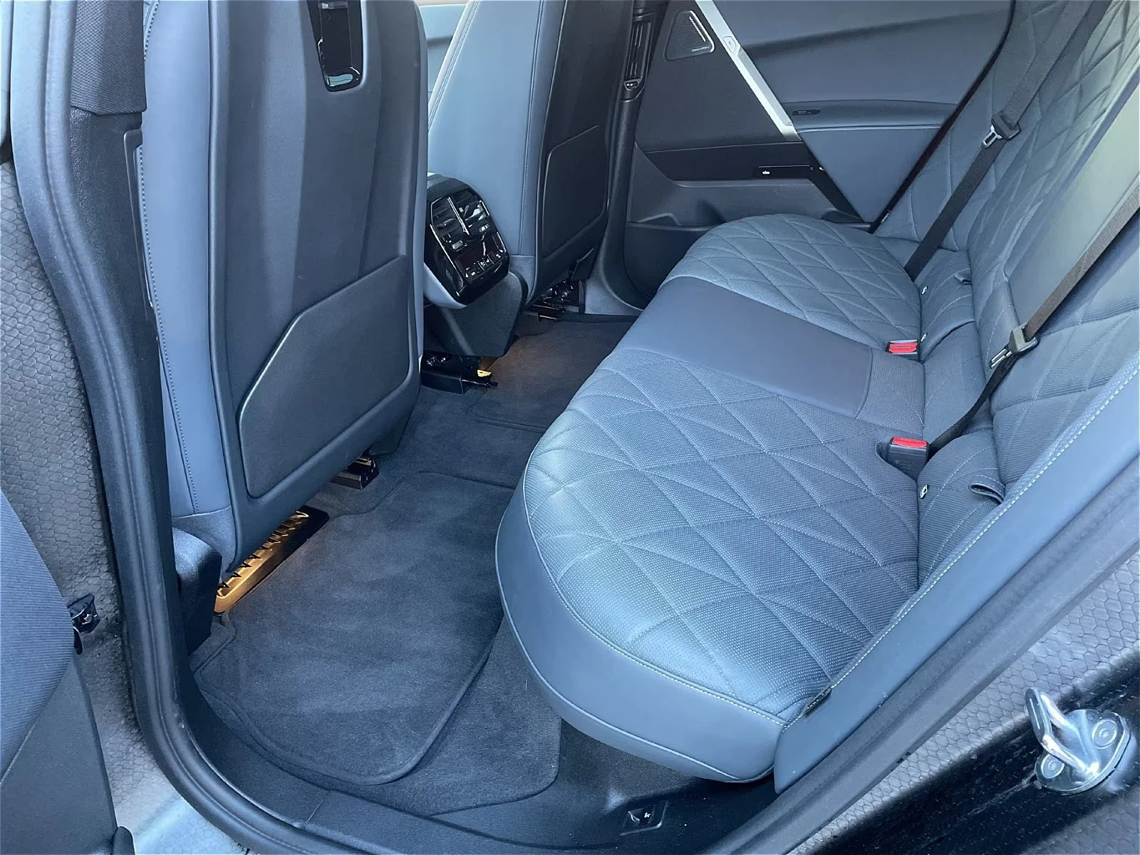 BMW iX M60/619HP/B&0/360/ACC/KLESS/346z | Mobile.bg � ����������� 11