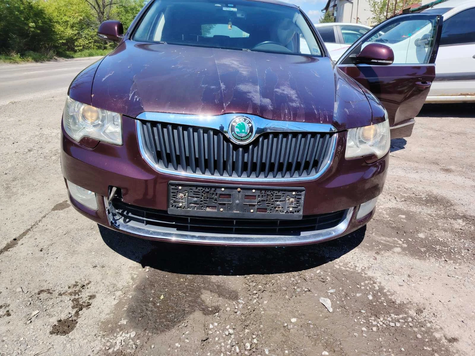 Skoda Superb 2.0tdi 170kc, снимка 2 - Автомобили и джипове - 54423869