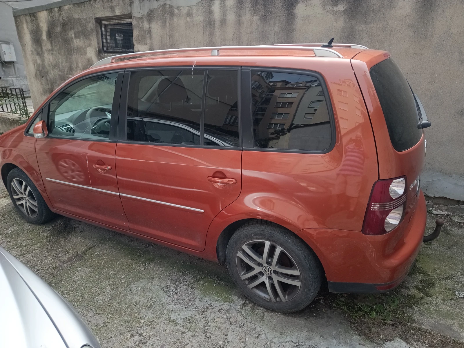 VW Touran, снимка 3 - Автомобили и джипове - 54774112