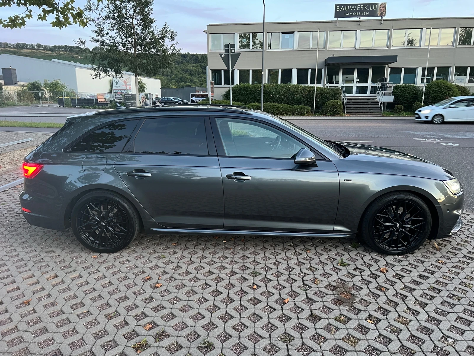 Audi A4, снимка 3 - Автомобили и джипове - 54792441