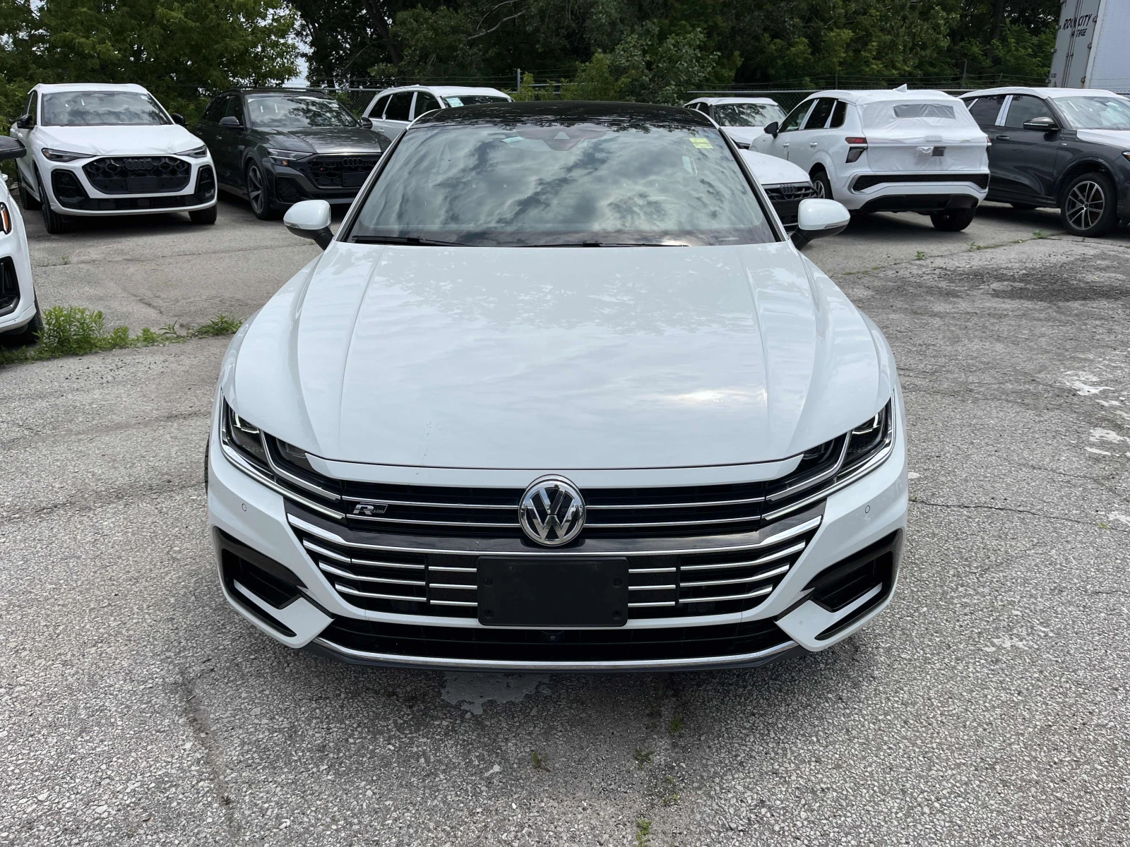VW Arteon R-line / DYNAUDIO / 360 / ОБДУХВАНЕ / ЦЕНА ДО БГ !, снимка 3 - Автомобили и джипове - 55226411