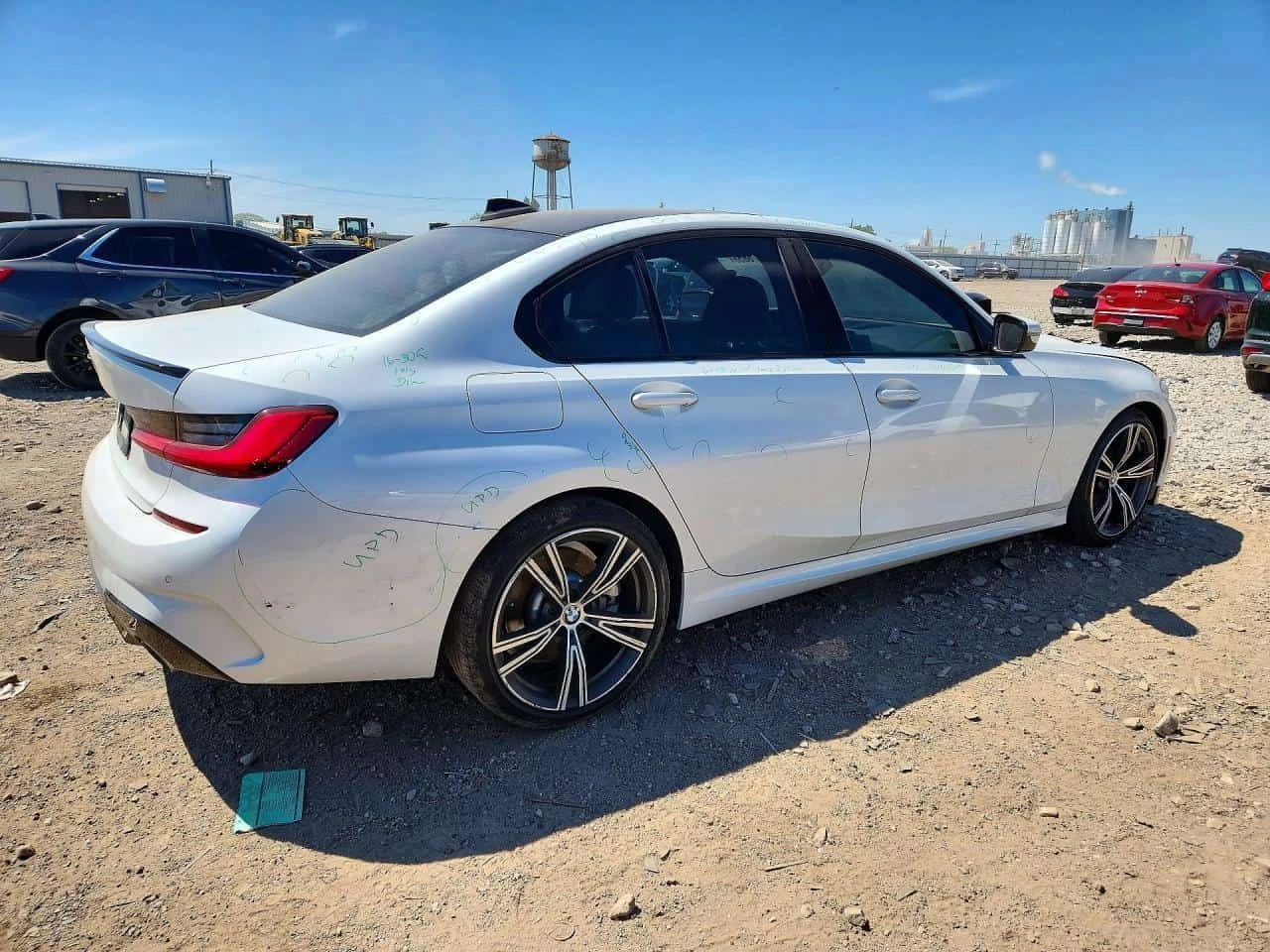 BMW 330 xDrive M SPORT | CARFAX | АВТОКРЕДИТ, снимка 3 - Автомобили и джипове - 55544061