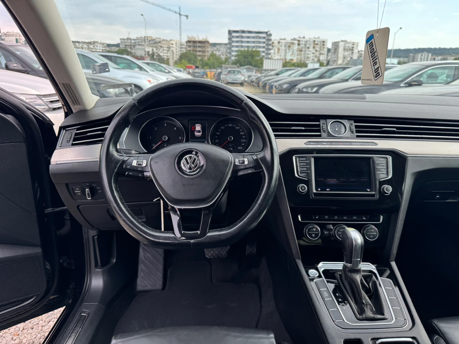 VW Passat 1.6TDI DSG, снимка 9 - Автомобили и джипове - 55650103