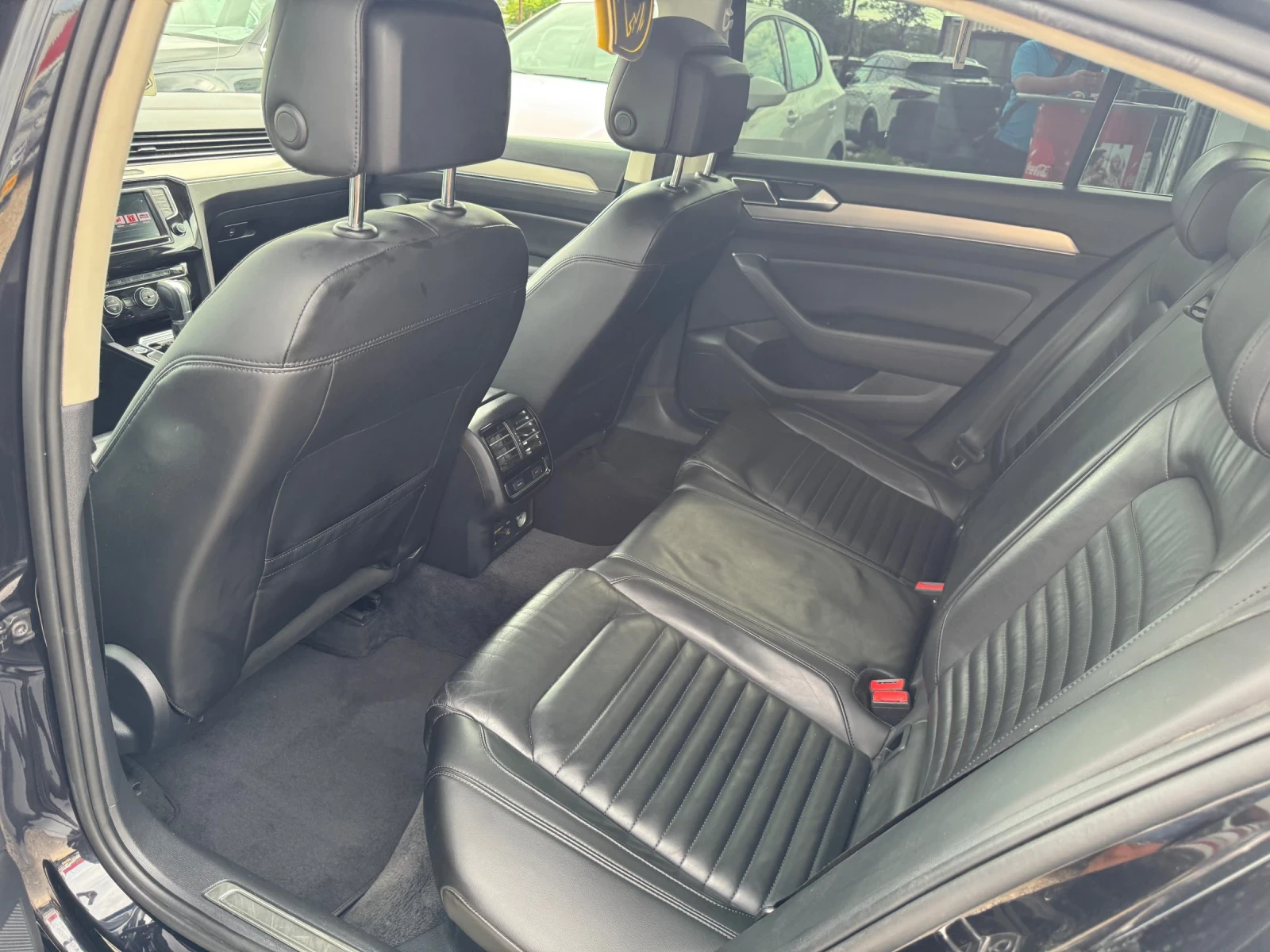 VW Passat 1.6TDI DSG, снимка 15 - Автомобили и джипове - 55650103