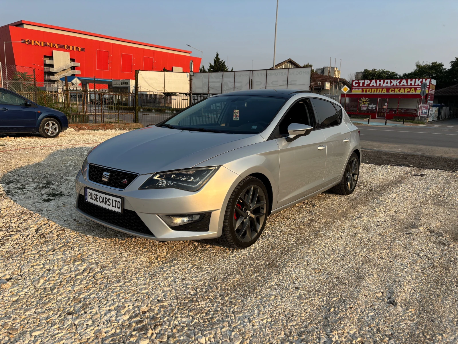 Seat Leon 2.0d/DSG/FR/купуван нов от БГ, снимка 2 - Автомобили и джипове - 56063752