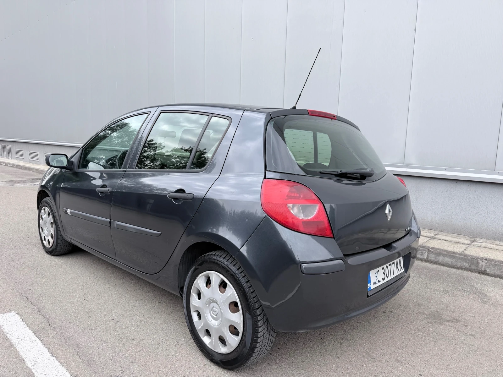 Renault Clio, снимка 4 - Автомобили и джипове - 56108164