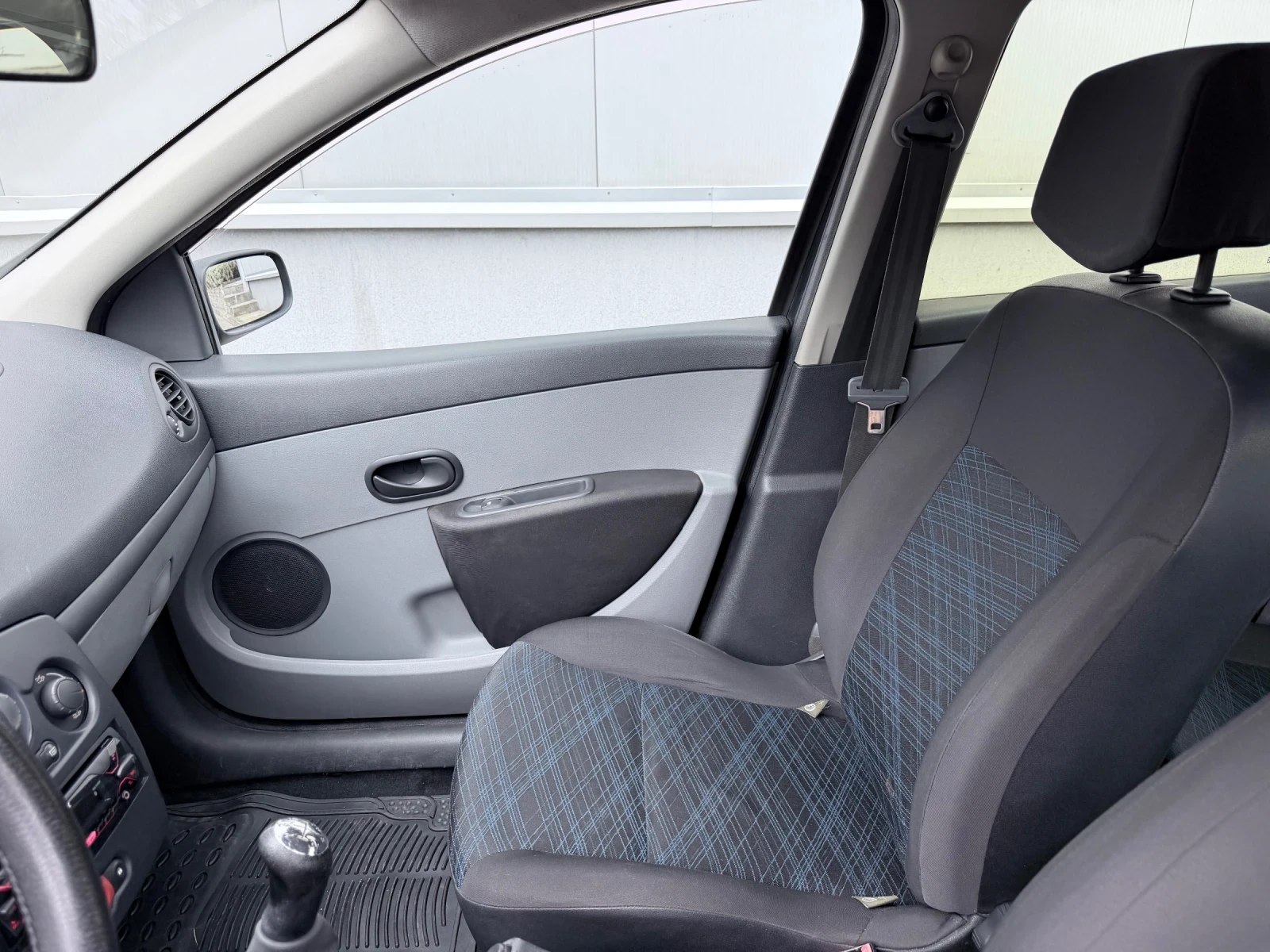 Renault Clio, снимка 8 - Автомобили и джипове - 56108164