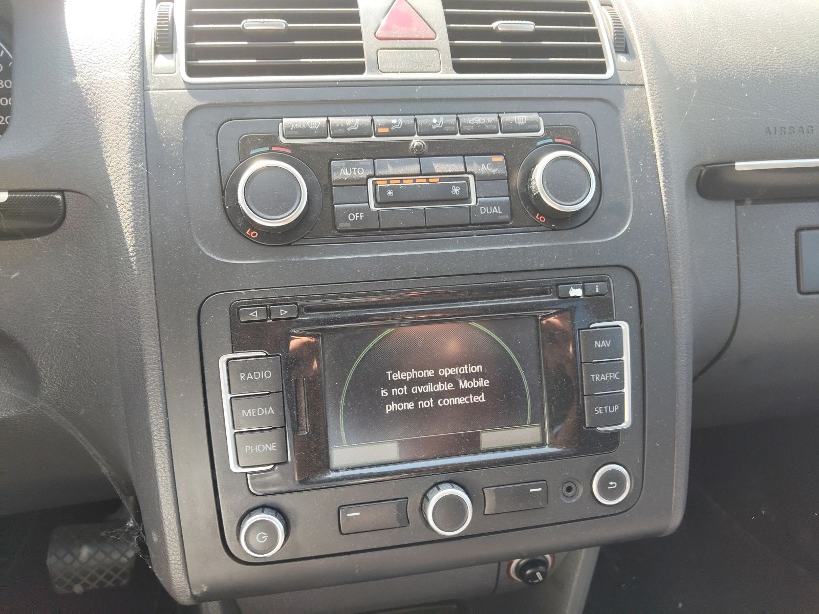 VW Touran 2, 0TDI DSG 7места, снимка 9 - Автомобили и джипове - 56334589
