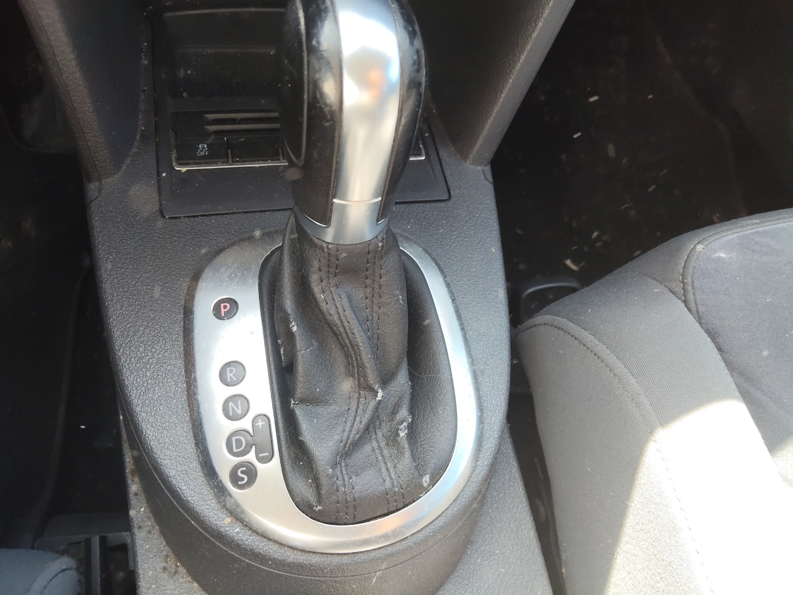 VW Touran 2, 0TDI DSG 7места, снимка 10 - Автомобили и джипове - 56334589