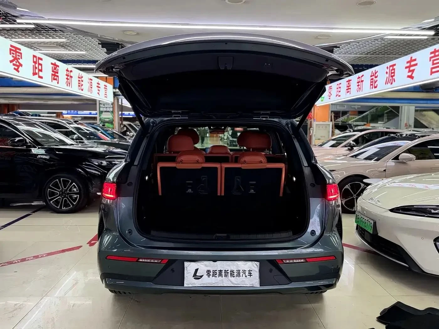 BYD Tang, снимка 14 - Автомобили и джипове - 56729053