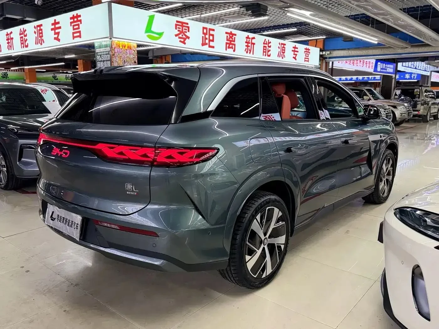 BYD Tang, снимка 6 - Автомобили и джипове - 56729053