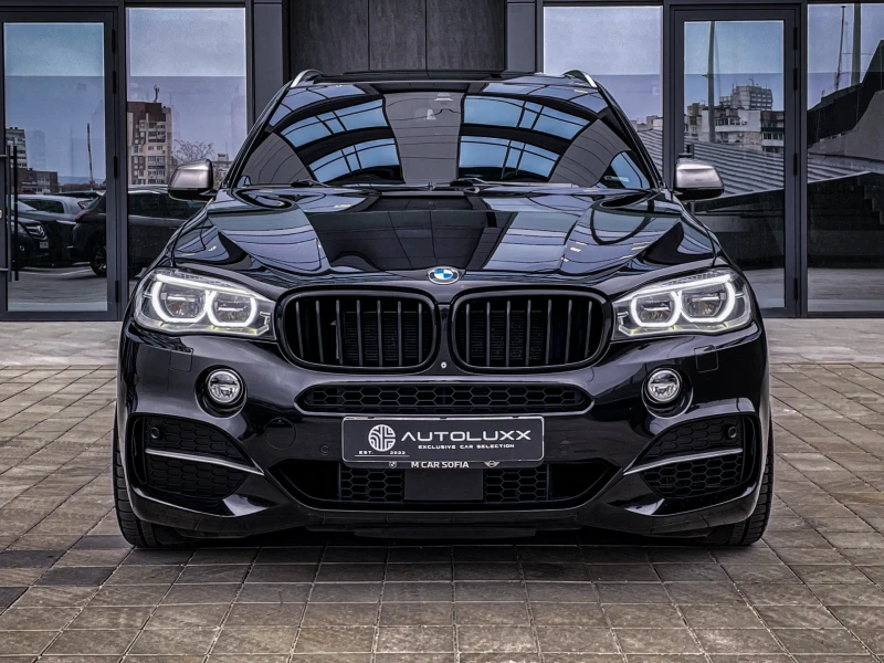 BMW X5 M50d 3xTV/CAM360/PANO/HUD/6+ 1/ASSIST+ /ALL BLACK, снимка 2 - Автомобили и джипове - 48040703