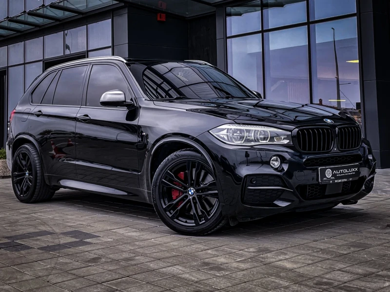 BMW X5 M50d 3xTV/CAM360/PANO/HUD/6+ 1/ASSIST+ /ALL BLACK, снимка 1 - Автомобили и джипове - 48040703