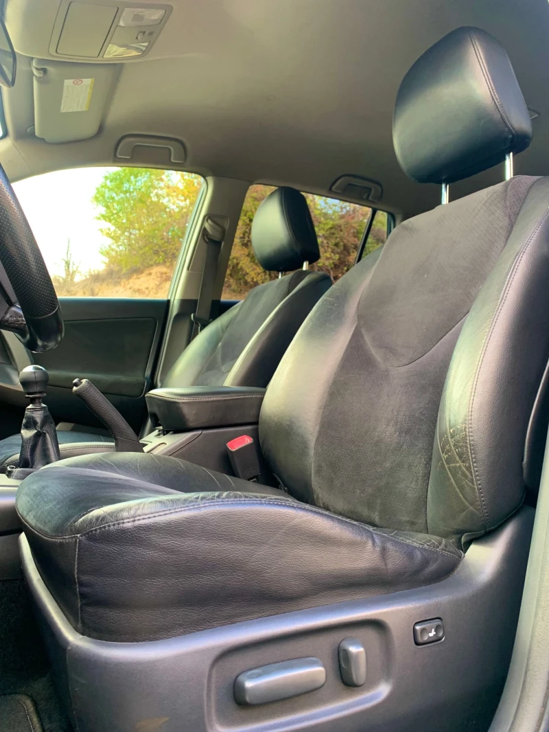 Toyota Rav4 * D4D* ИТАЛИЯ* 4X4 Exclusive , снимка 12 - Автомобили и джипове - 52079102