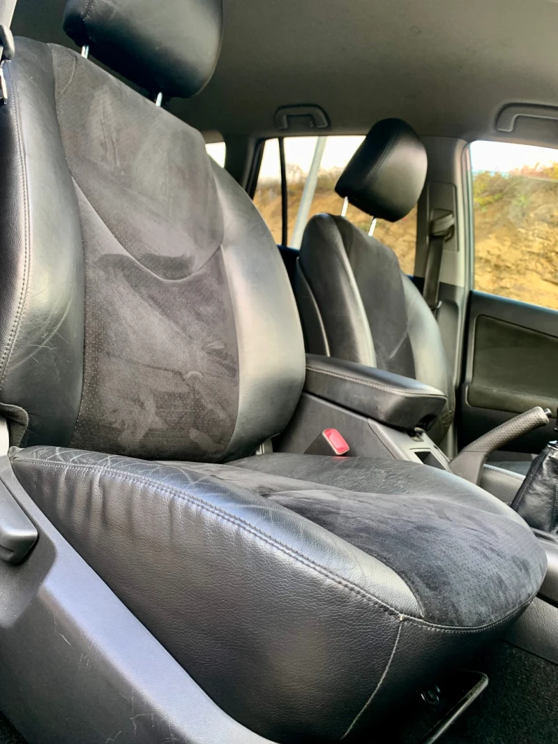 Toyota Rav4 * D4D* ИТАЛИЯ* 4X4 Exclusive , снимка 13 - Автомобили и джипове - 52079102