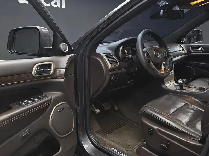 Jeep Grand cherokee 3.0 DIESEL OVERLAND SUMMIT WK2, снимка 10 - Автомобили и джипове - 55112721