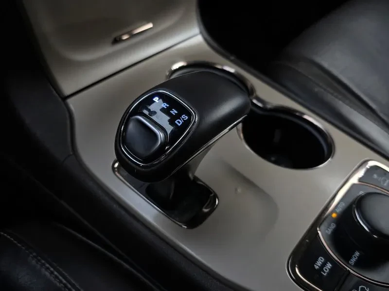 Jeep Grand cherokee 3.0 DIESEL OVERLAND SUMMIT WK2, снимка 9 - Автомобили и джипове - 55112721