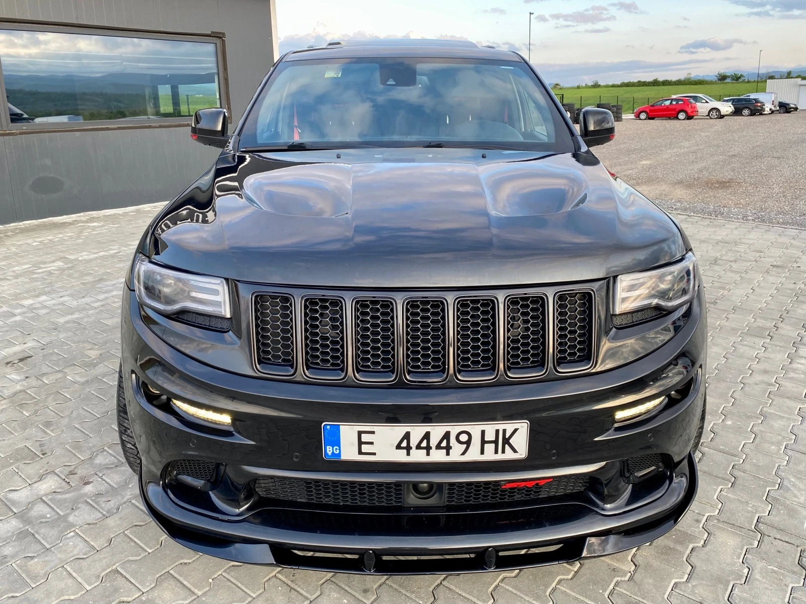 Jeep Grand cherokee 6.4 SRT  - изображение 2