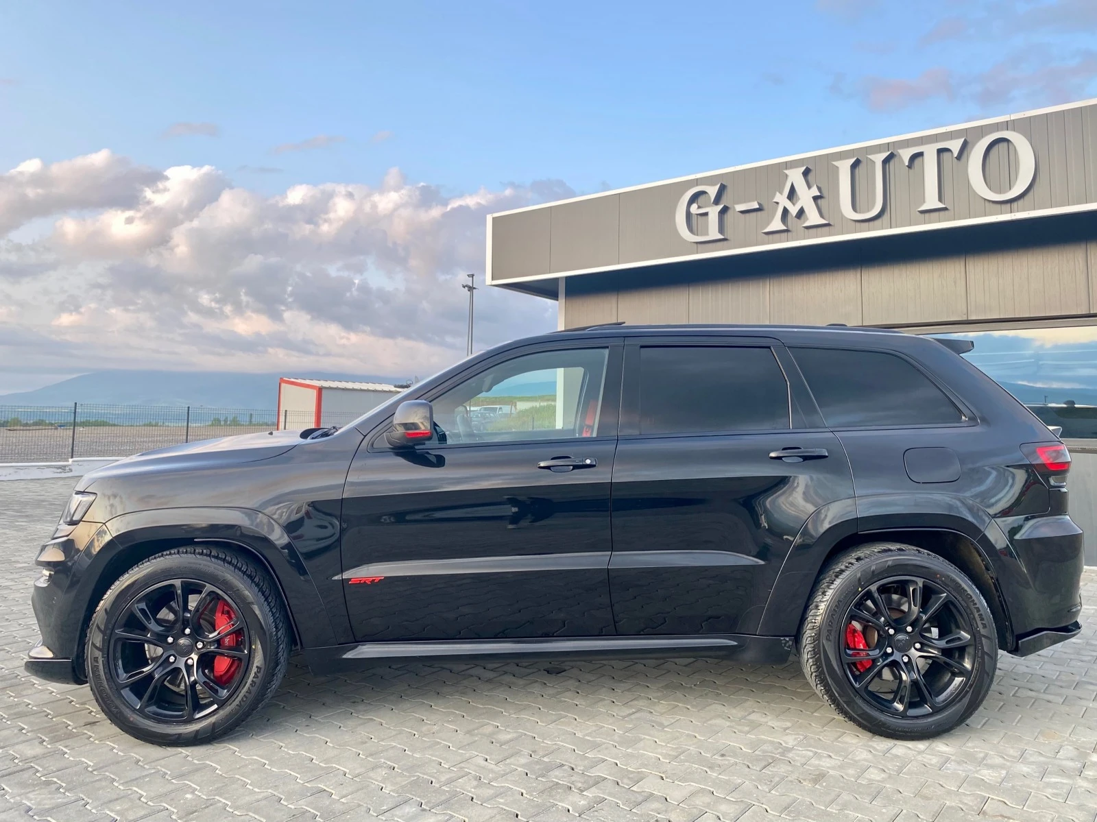 Jeep Grand cherokee 6.4 SRT  - изображение 10