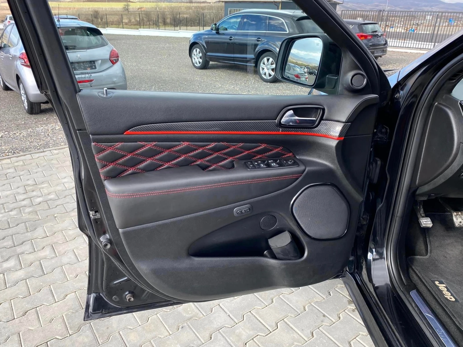 Jeep Grand cherokee 6.4 SRT  | Mobile.bg   12