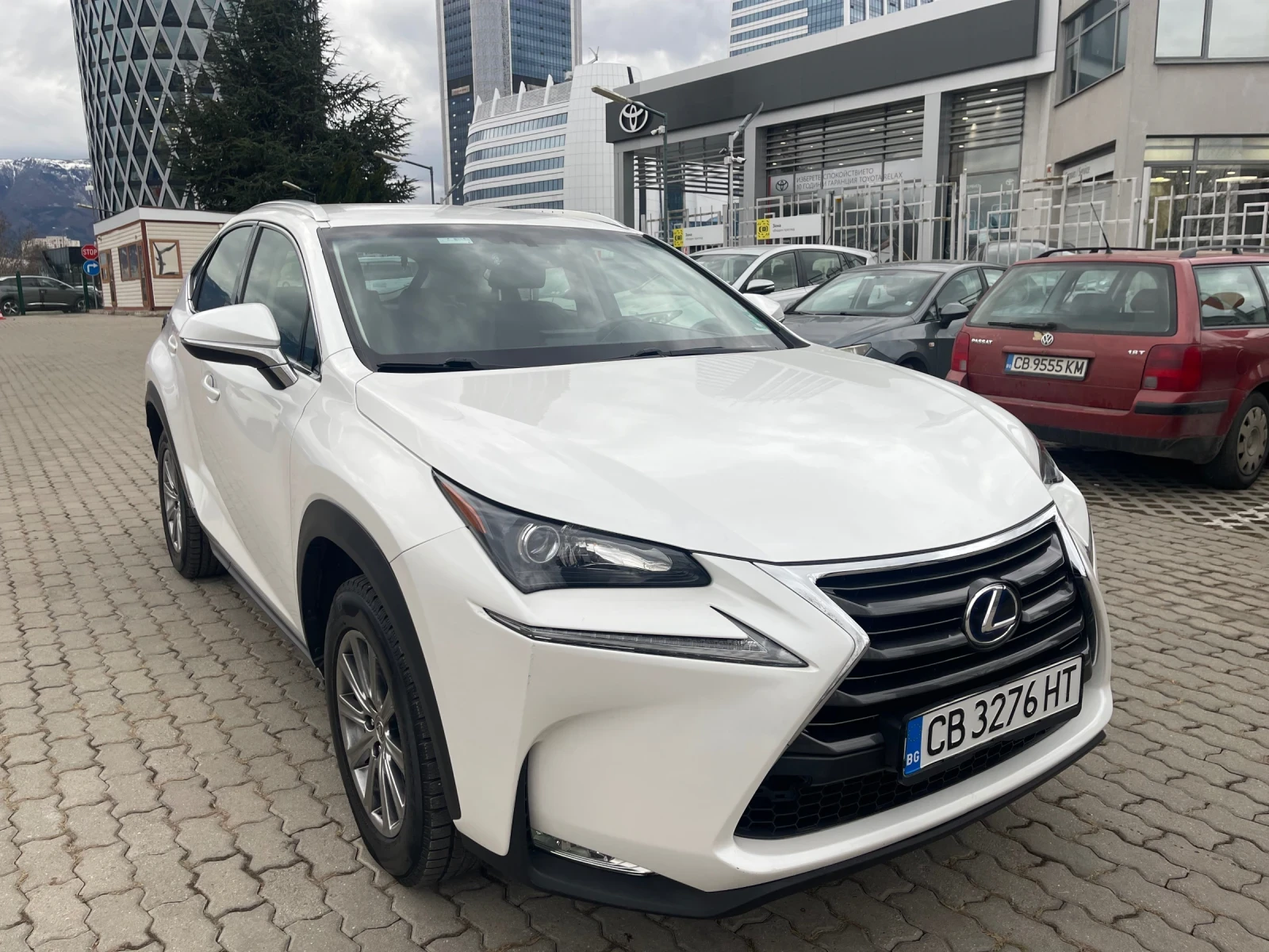 Lexus NX 300h AWD 4x4 - Гаранционен в ТМ Ауто - изображение 5