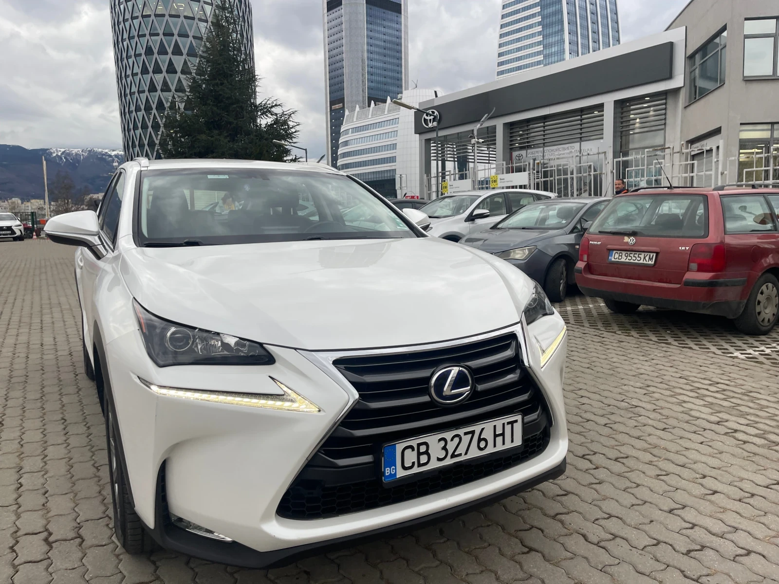 Lexus NX 300h AWD 4x4 - Гаранционен в ТМ Ауто - изображение 6