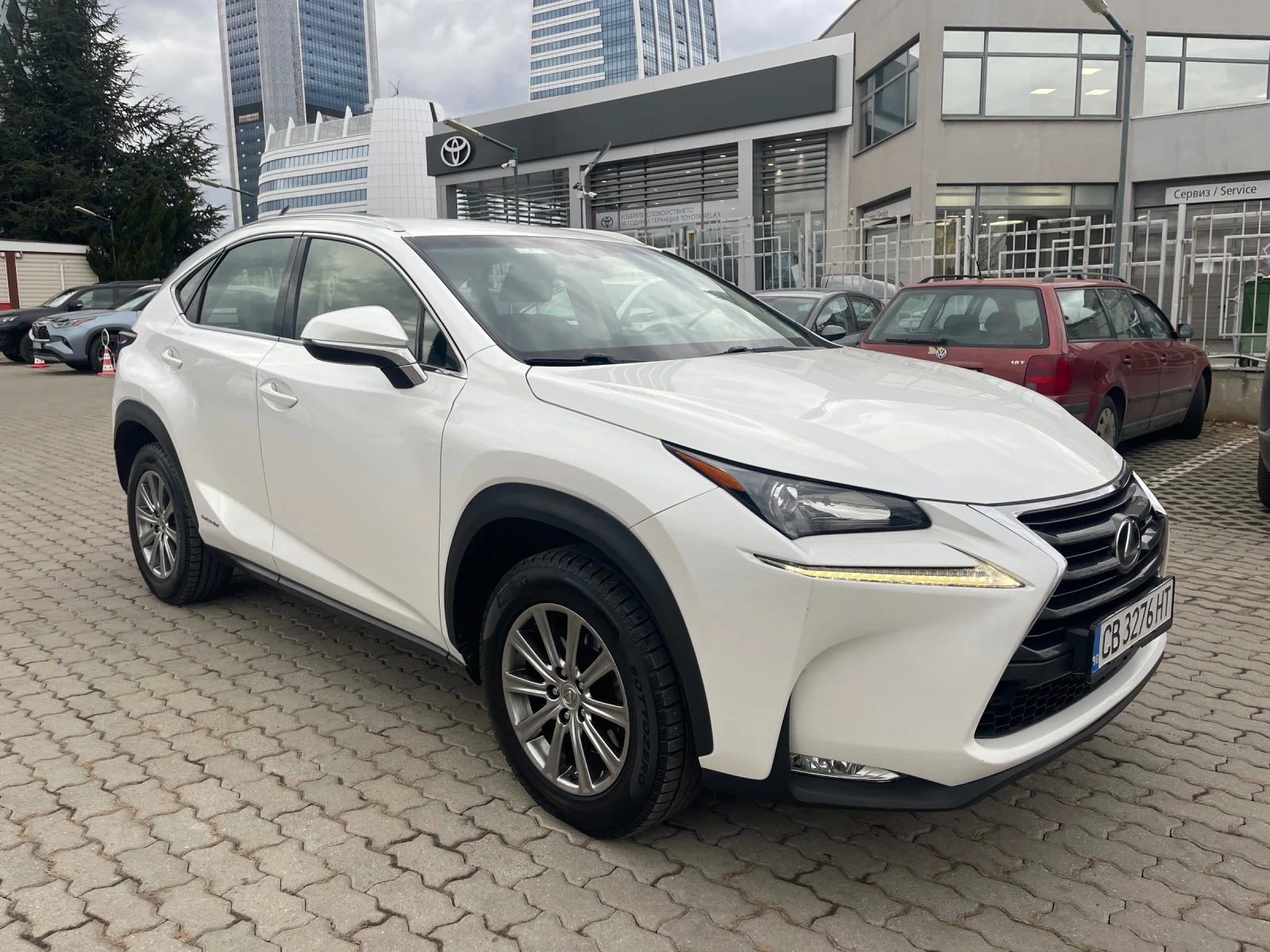 Lexus NX 300h AWD 4x4 - Гаранционен в ТМ Ауто - изображение 8