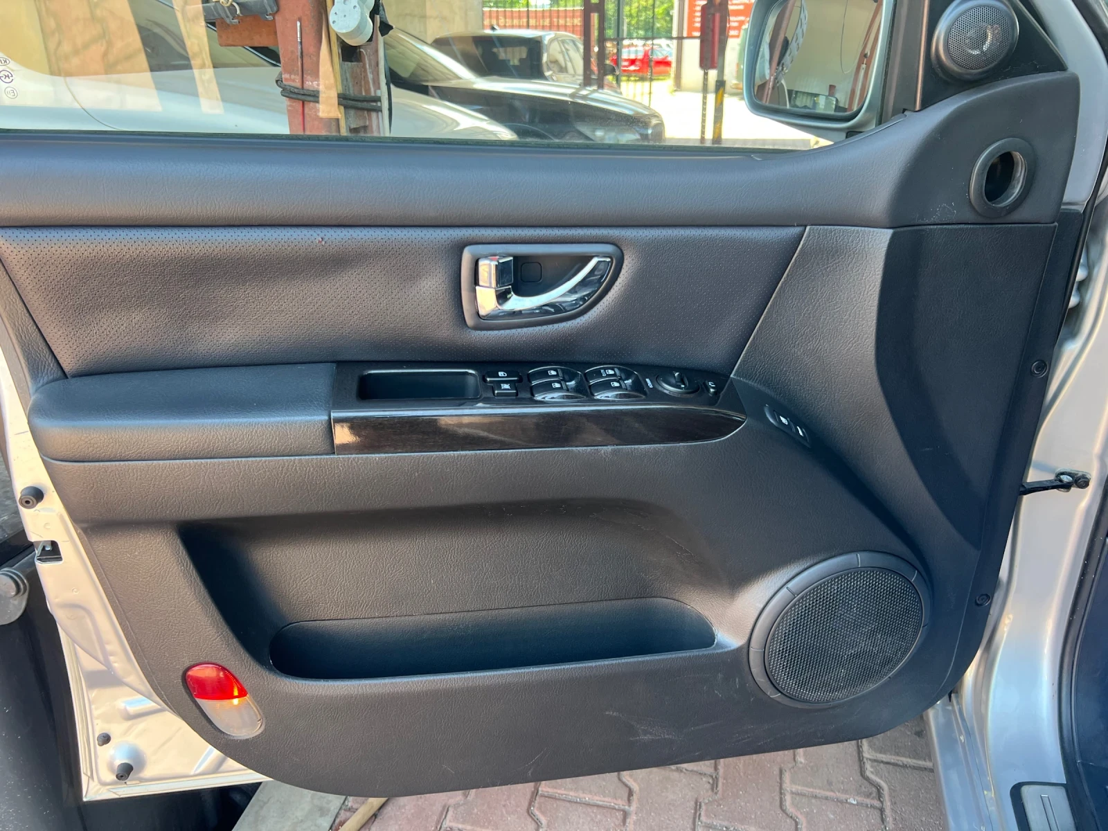 Kia Sorento II 3.3 V6* AWD* АВТОМАТИК* ШВЕЙЦАРИЯ* КОЖА* , снимка 14 - Автомобили и джипове - 53356283