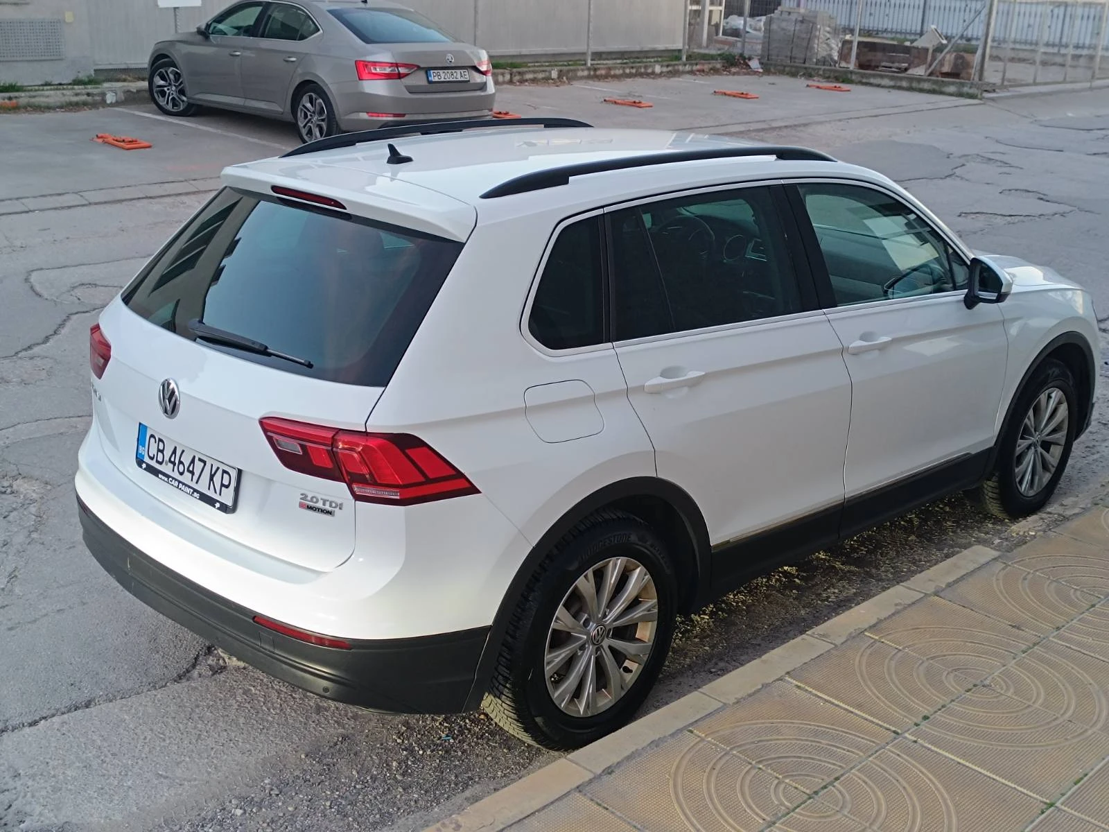 VW Tiguan 4 MOTION (с чип), снимка 4 - Автомобили и джипове - 53835665