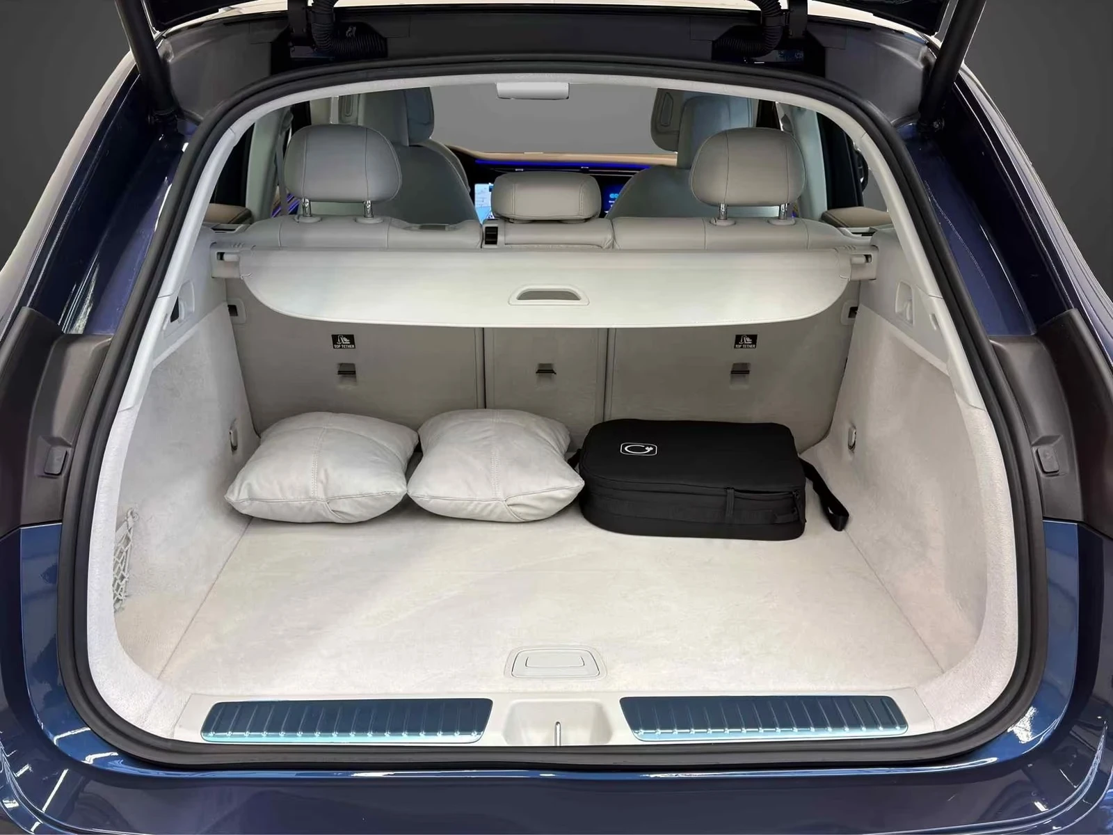 Mercedes-Benz EQE 500 AMG/SUV/4-MATIC/HYPERSCREEN/360/KEYLESS/, снимка 16 - Автомобили и джипове - 53970345