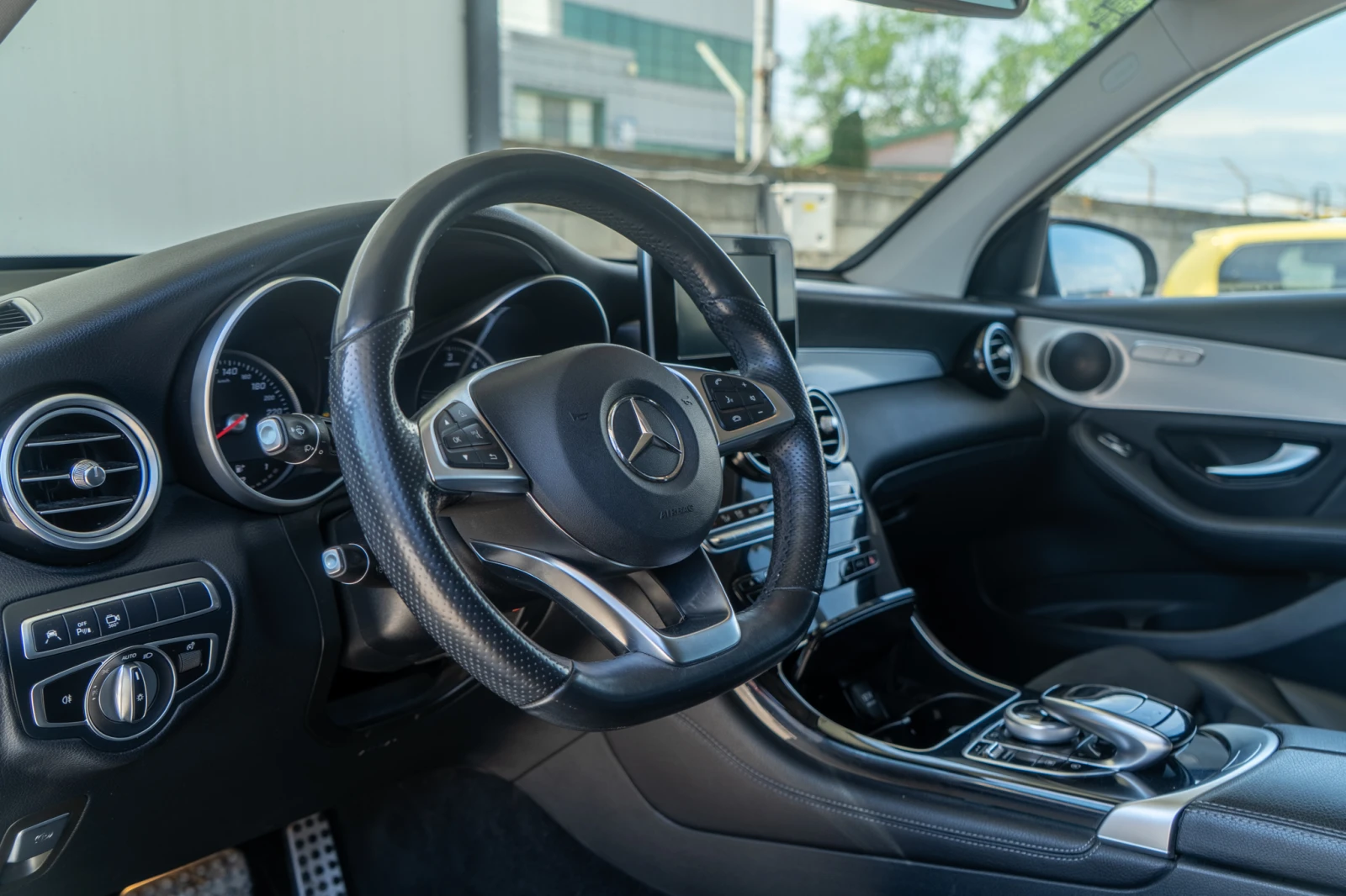 Mercedes-Benz GLC 250 CDI = 2018 = PANO = ЛИЗИНГ = ВСИЧКО ПЛАТЕНО, снимка 9 - Автомобили и джипове - 54453776